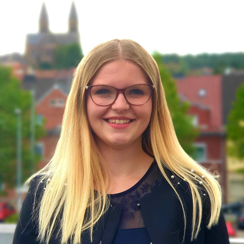  Michelle Hubertus